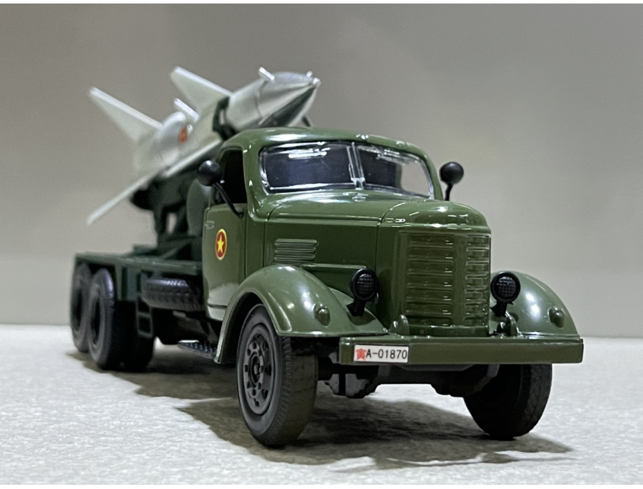 ​Mô hình xe Quân sự ZIS-150 tháp tên lữa SA-2 tỷ lệ 1:36