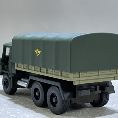 ​Mô hình xe Tải Quân sự Gaz-66 tỷ lệ 1:36