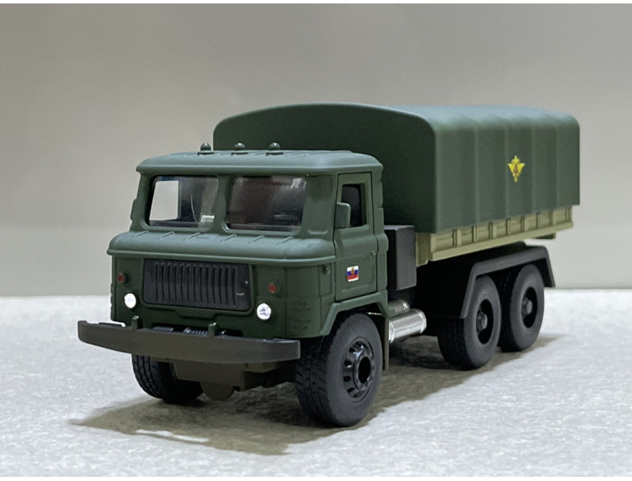 ​Mô hình xe Tải Quân sự Gaz-66 tỷ lệ 1:36
