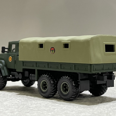 ​Mô hình xe Tải Quân sự Kraz-260B tỷ lệ 1:72 đã sơn hoàn thành