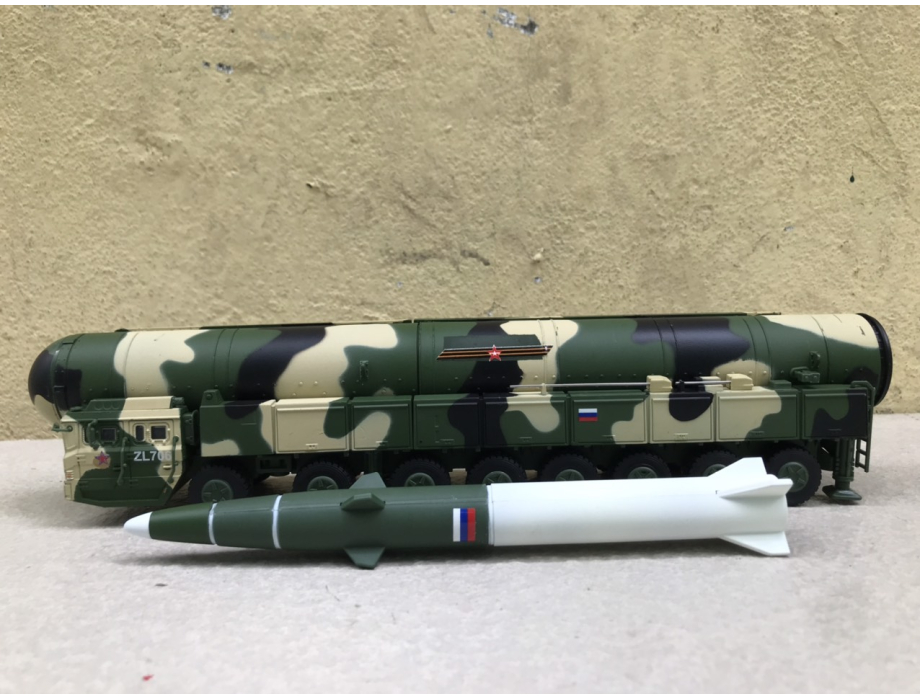 Mô hình Tên lửa đạn đảo liên lục địa Topol-M tỷ lệ 1:64