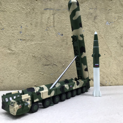 Mô hình Tên lửa đạn đảo liên lục địa Topol-M tỷ lệ 1:64