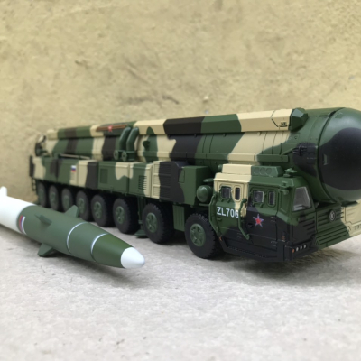 Mô hình Tên lửa đạn đảo liên lục địa Topol-M tỷ lệ 1:64