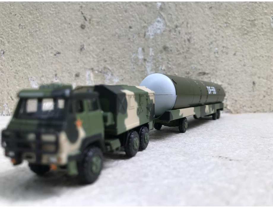 Mô hình Tên lửa đẩy liên lục địa DF-5B tỷ lệ 1:100 Mô hình Tên lửa đẩy liên lục địa DF-5B tỷ lệ 1:100