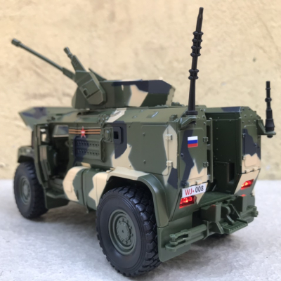 Mô hình xe quân sự Bọc thép Typhoon VDV Nga tỷ lệ 1:32