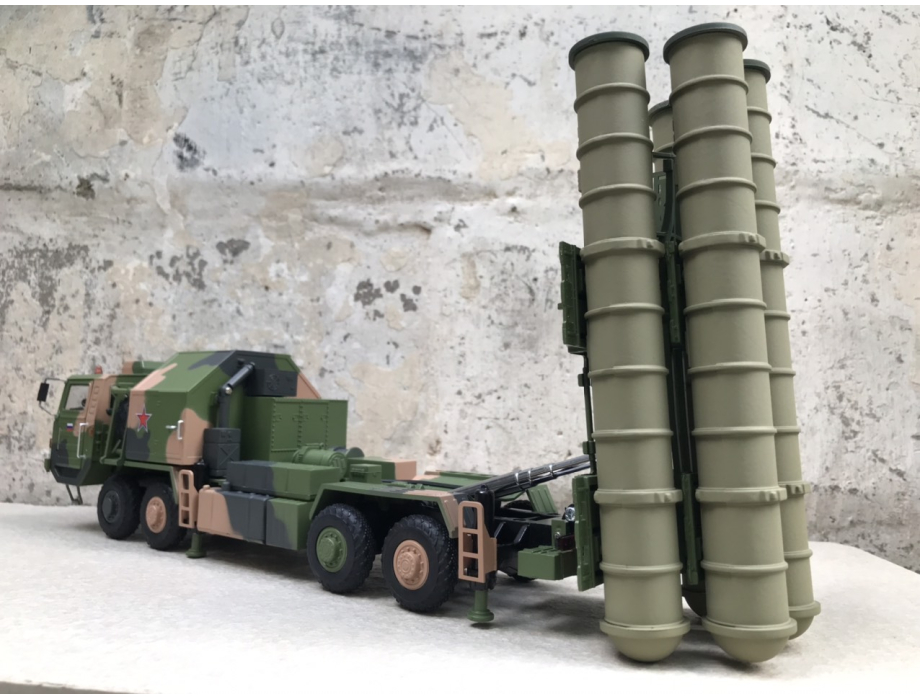 Mô hình xe quân sự Tổ hợp phòng không S-400 Triumf  tỷ lệ 1:30