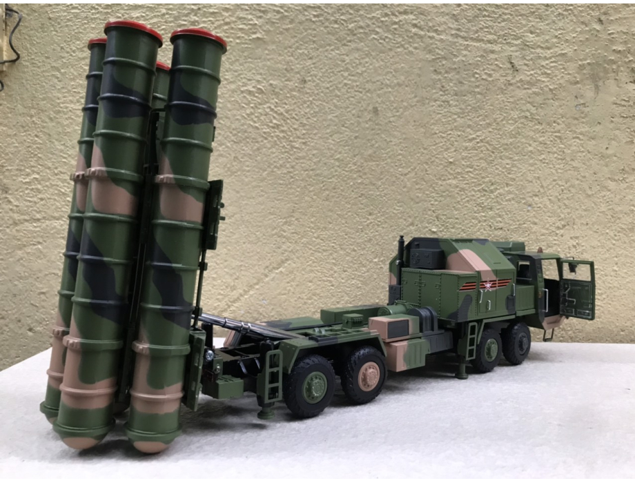 Mô hình xe quân sự Tổ hợp phòng không S-400 Triumf tỷ lệ 1:32