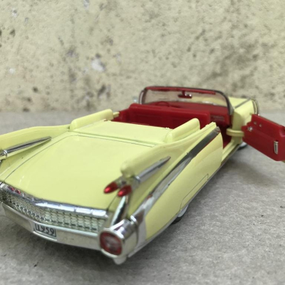 Mô hình xe cổ CADILLAC Eldorado 1959 tỷ lệ 1:32
