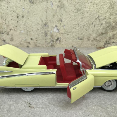 Mô hình xe cổ CADILLAC Eldorado 1959 tỷ lệ 1:32