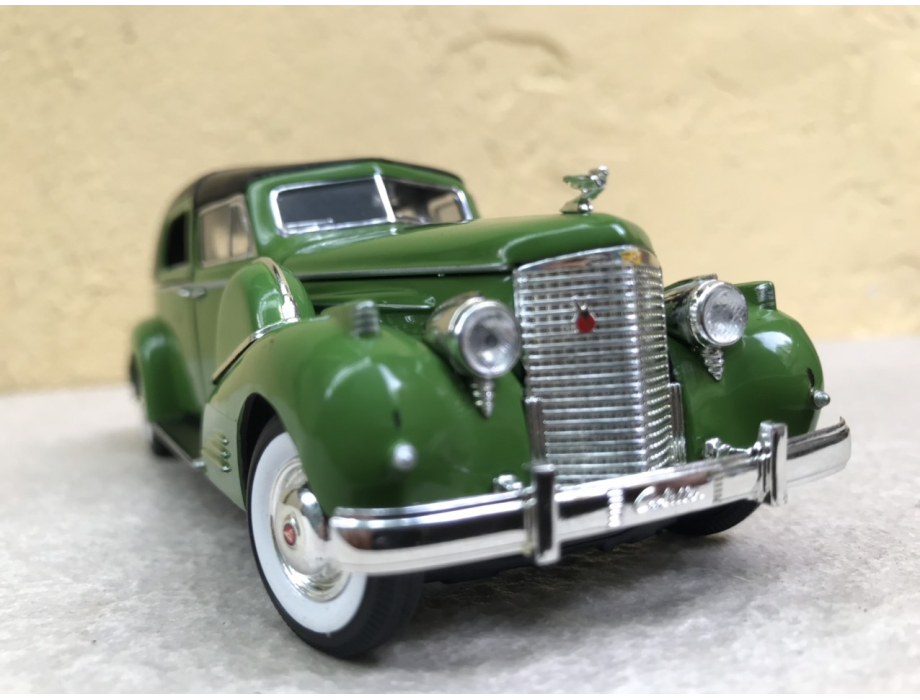 Mô hình xe cổ Cadillac Fleetwood 1938 tỷ lệ 1:32