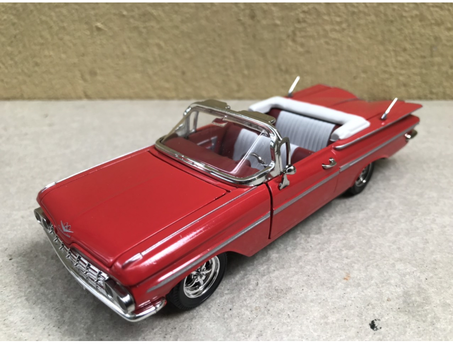 Mô hình xe cổ Chevrolet 1959 tỷ lệ 1:32