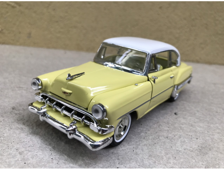 Mô hình xe cổ Chevy Bel Air 1954 tỷ lệ 1:32