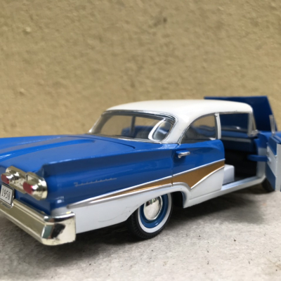 Mô hình xe cổ Ford Galaxie 500 1964 tỷ lệ 1:32