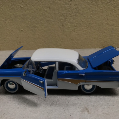 Mô hình xe cổ Ford Galaxie 500 1964 tỷ lệ 1:32