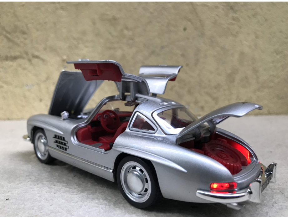 Mô hình xe cổ Mercedes-Benz 300SL 1954 tỷ lệ 1:32 Mô hình xe cổ Mercedes-Benz 300SL 1954 tỷ lệ 1:32