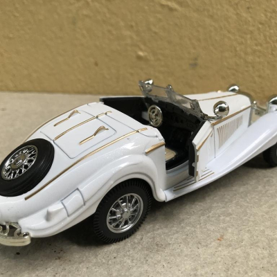 Mô hình xe cổ Mercedes-Benz K500  tỷ lệ 1:32