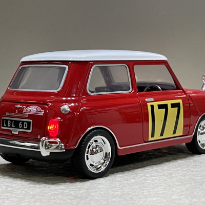 ​Mô hình xe Morris Mini Cooper 1967 tỷ lệ 1:32