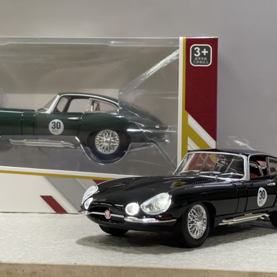 ​Mô hình Xe Ô tô cổ Jaguar E-Type 1961 Tỷ lệ 1:24