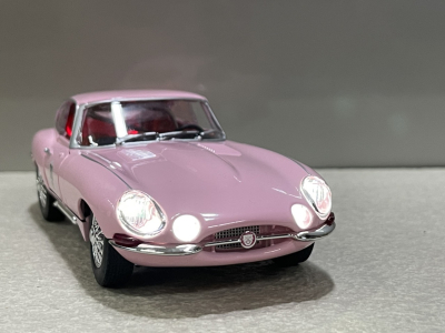 ​Mô hình Xe Ô tô cổ Jaguar E-Type 1961 Tỷ lệ 1:24