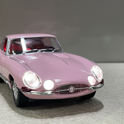 ​Mô hình Xe Ô tô cổ Jaguar E-Type 1961 Tỷ lệ 1:24