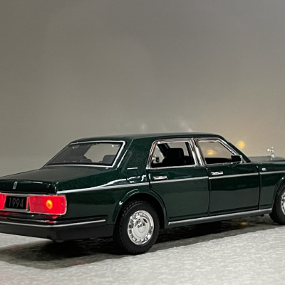 ​Mô hình xe Rolls-Royce Silver Spirit III 1994 tỷ lệ 1:32