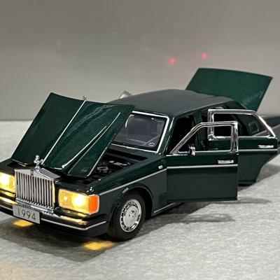 ​Mô hình xe Rolls-Royce Silver Spirit III 1994 tỷ lệ 1:32