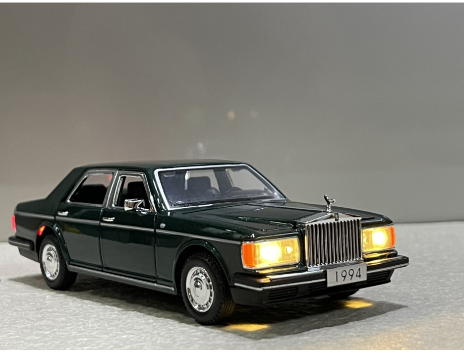 ​Mô hình xe Rolls-Royce Silver Spirit III 1994 tỷ lệ 1:32