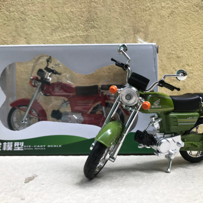 ​Mô hình xe máy Honda CD-70 tỷ lệ 1:22